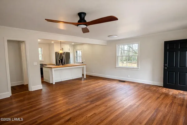 $1,900 | 120 Elliott Street, Beaufort, SC 29902