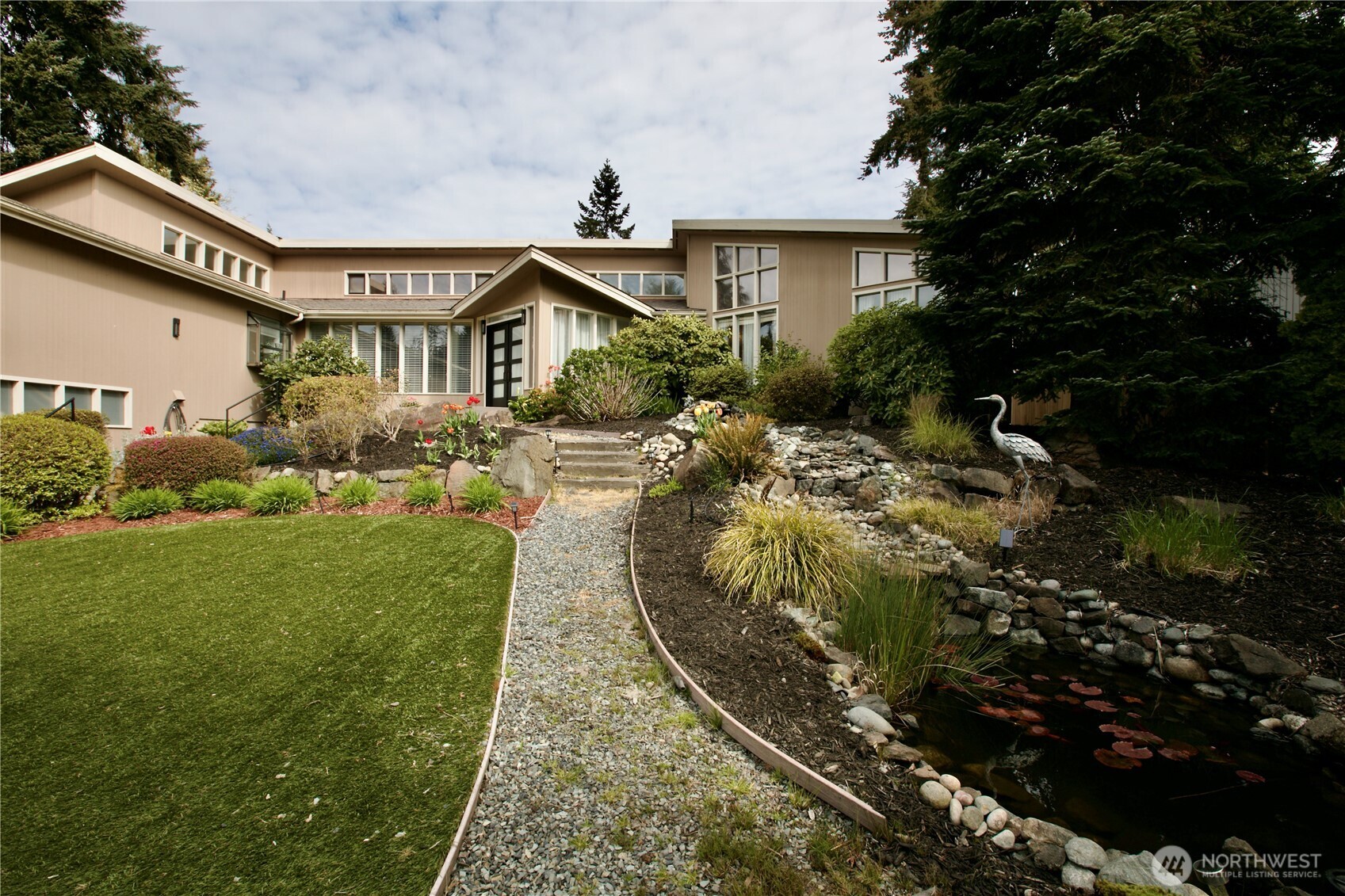 5911 150th Place Southwest Edmonds, WA 98026 - Photo 2 of 40