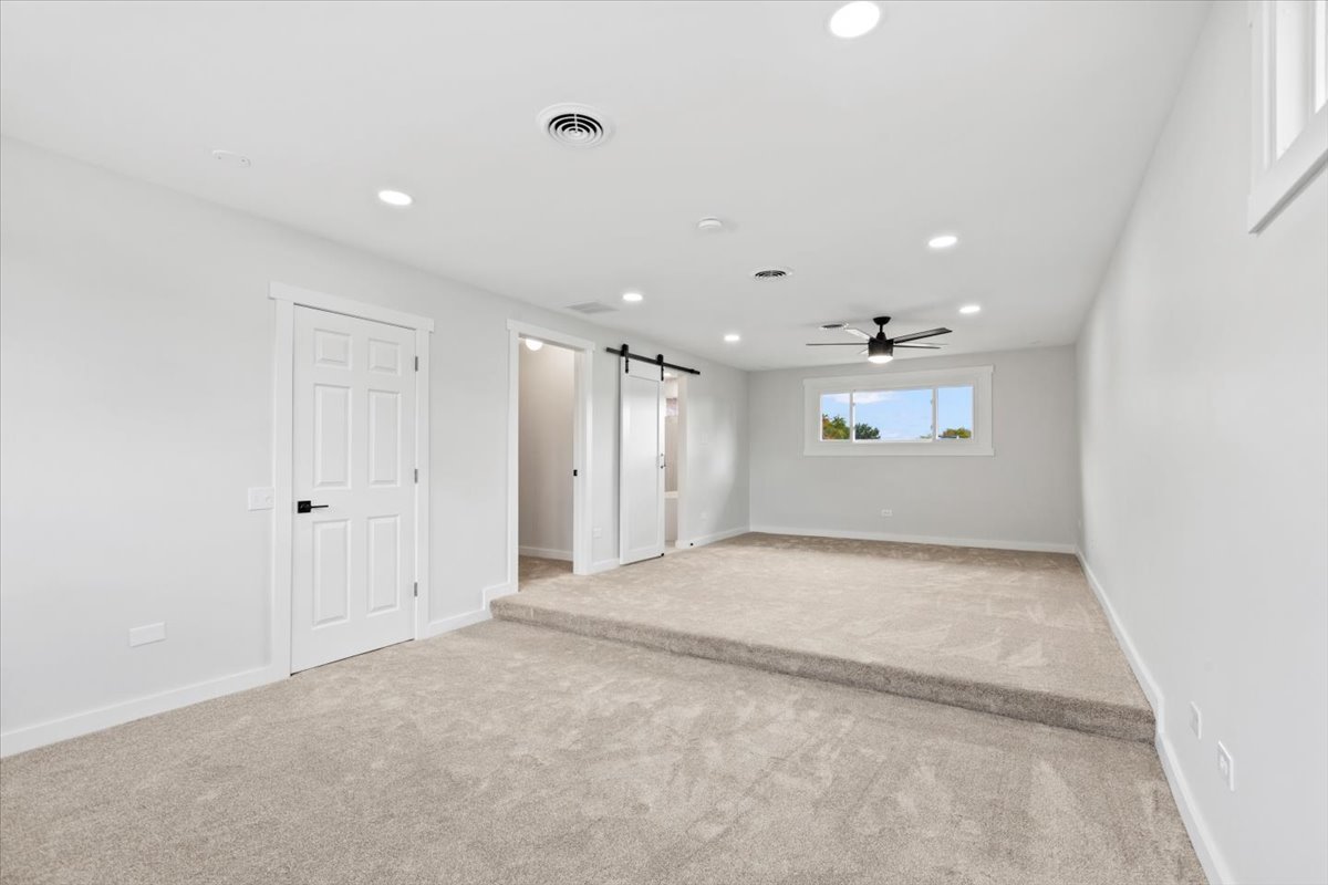 10206 South St Louis Avenue Evergreen Park, IL 60805 - Photo 21 of 33 a view of an empty room