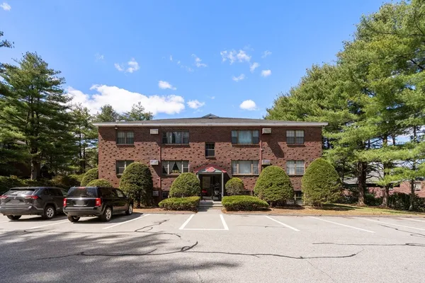 $2,200 | 52 Swanson Court, Unit 12B, Boxborough, MA 01719