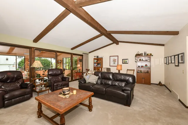 $729,900 | 986 Indian Hills Road, Fontana, WI 53125