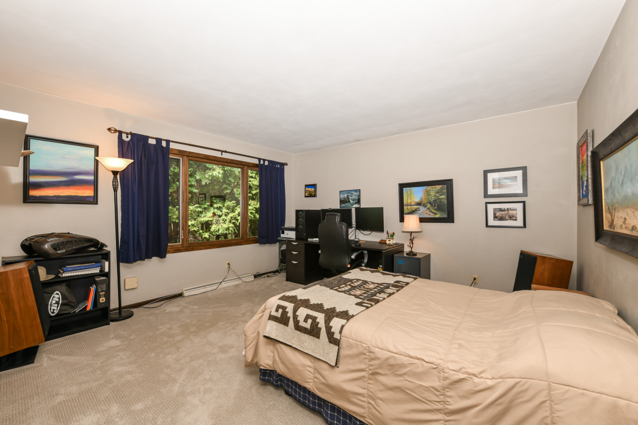 986 Indian Hills Road Fontana, WI 53125 - Photo 24 of 59 Bedroom 3