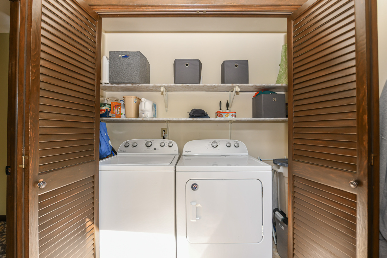 986 Indian Hills Road Fontana, WI 53125 - Photo 26 of 59 Main Level Laundry