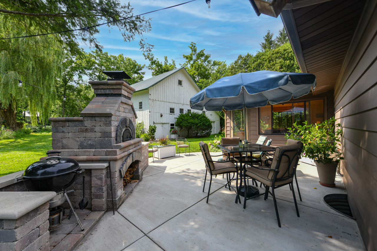 986 Indian Hills Road Fontana, WI 53125 - Photo 33 of 59 Patio