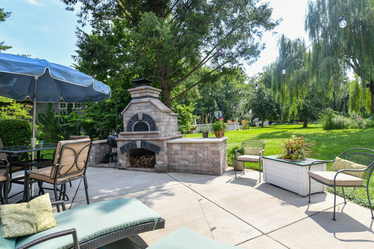 986 Indian Hills Road Fontana, WI 53125 - Photo 34 of 59 Wood Burning Pizza Oven