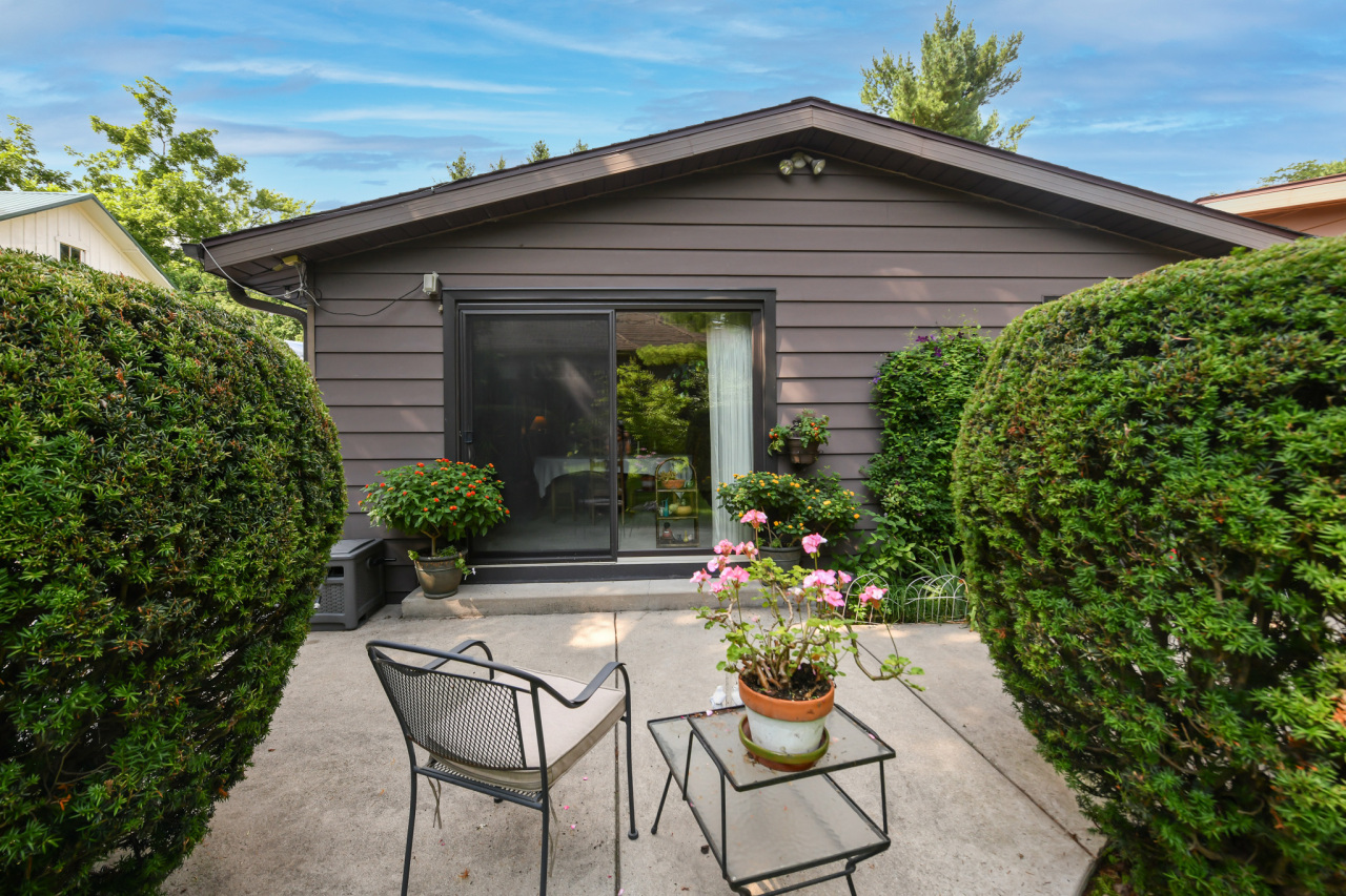 986 Indian Hills Road Fontana, WI 53125 - Photo 36 of 59 Patio