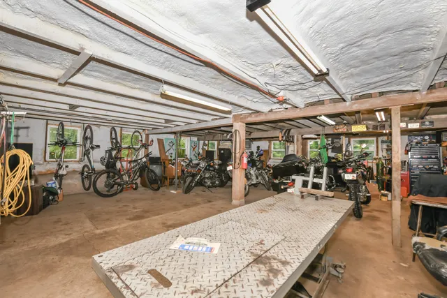 $729,900 | 986 Indian Hills Road, Fontana, WI 53125