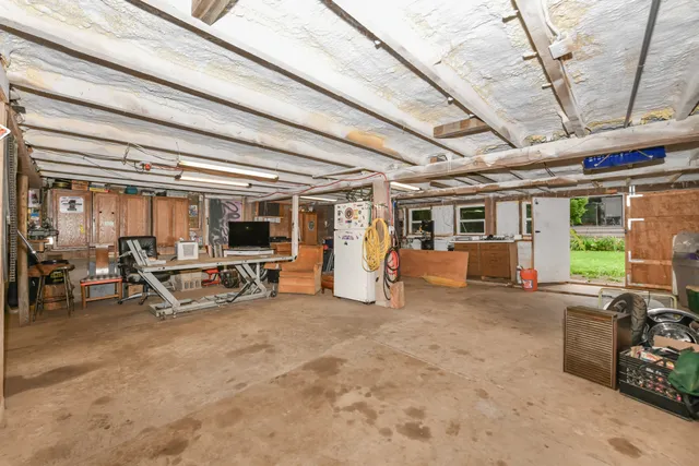 $729,900 | 986 Indian Hills Road, Fontana, WI 53125