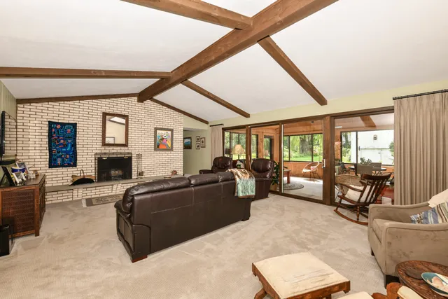 $729,900 | 986 Indian Hills Road, Fontana, WI 53125