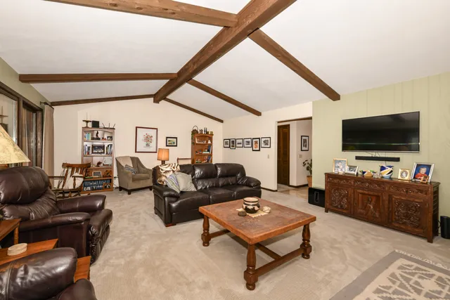 $729,900 | 986 Indian Hills Road, Fontana, WI 53125