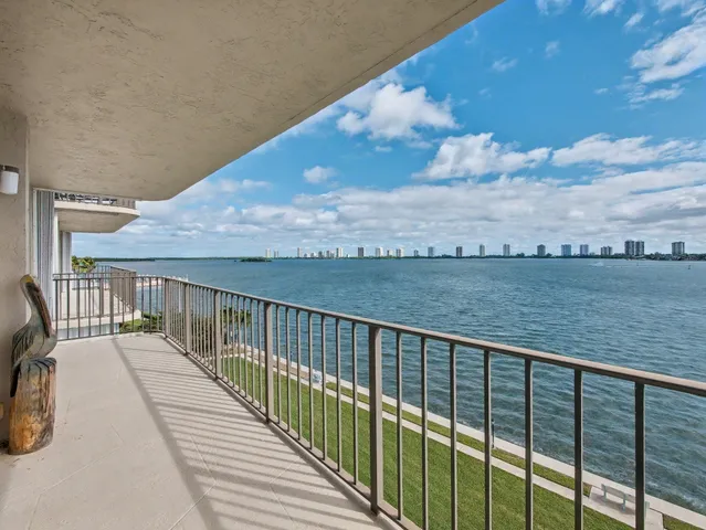 $2,800 | 801 Lake Shore Drive, Unit 502, Lake Park, FL 33403