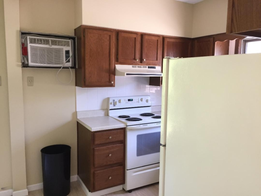 7935 Forest Beach Road Watervliet, MI 49098 - Photo 11 of 14 FBeach Kitchen