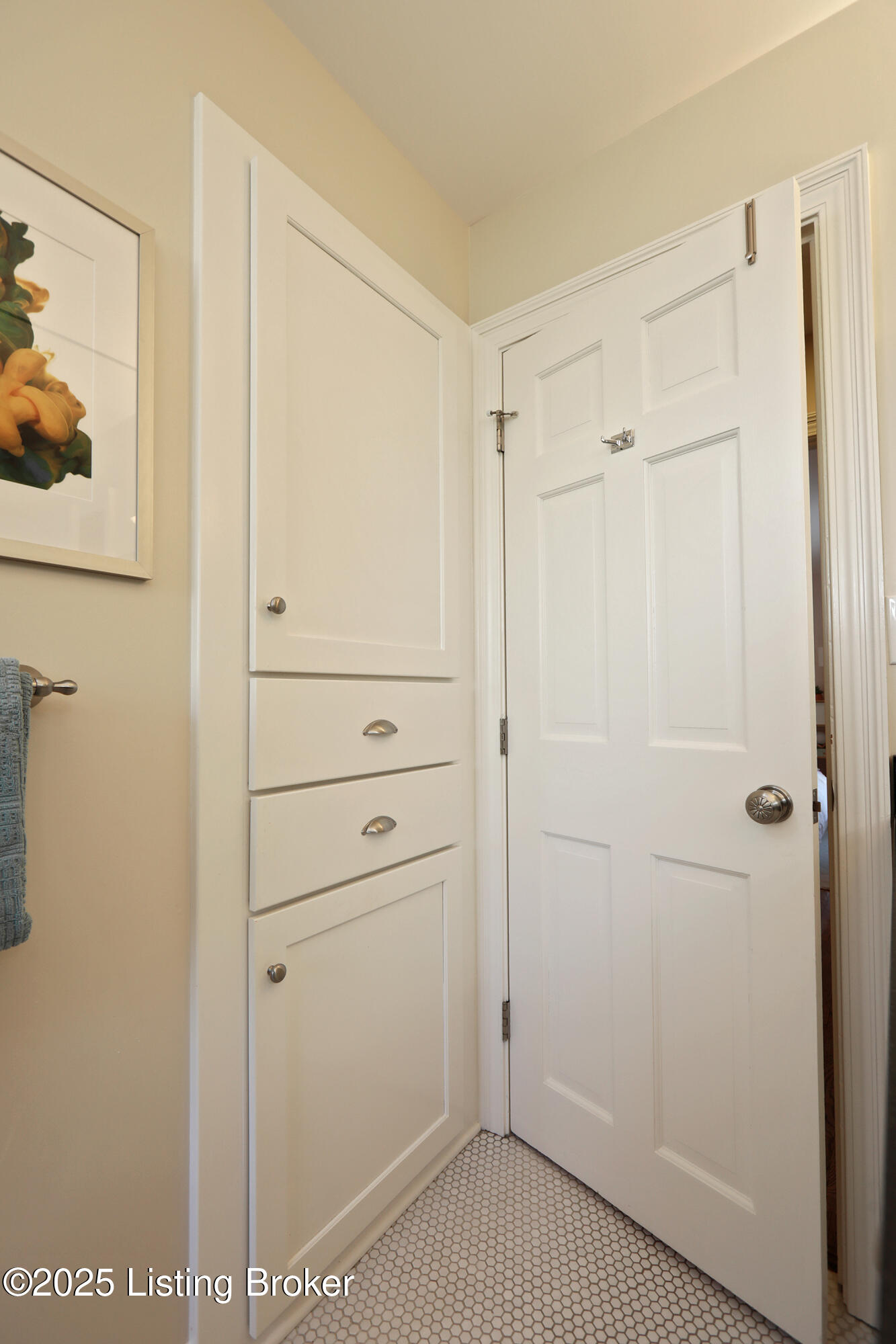 2001 Round Ridge Road Louisville, KY 40207 - Photo 49 of 89 2001_Round_Ridge_059