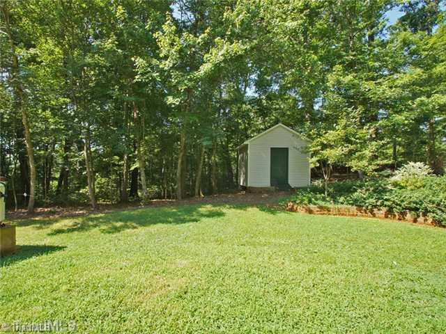 514 Thompson Road Graham, NC 27253 - Photo 14 of 16 Yard/Garden.