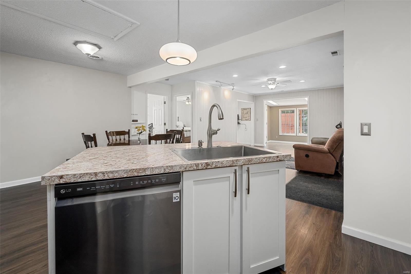 4308 Ashby Road St. Ann, MO 63074 - Photo 11 of 35 Gallery Image 11