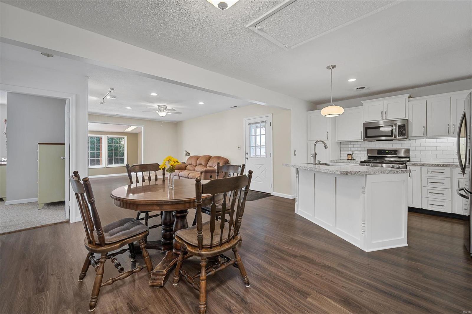 4308 Ashby Road St. Ann, MO 63074 - Photo 6 of 35 Gallery Image 6