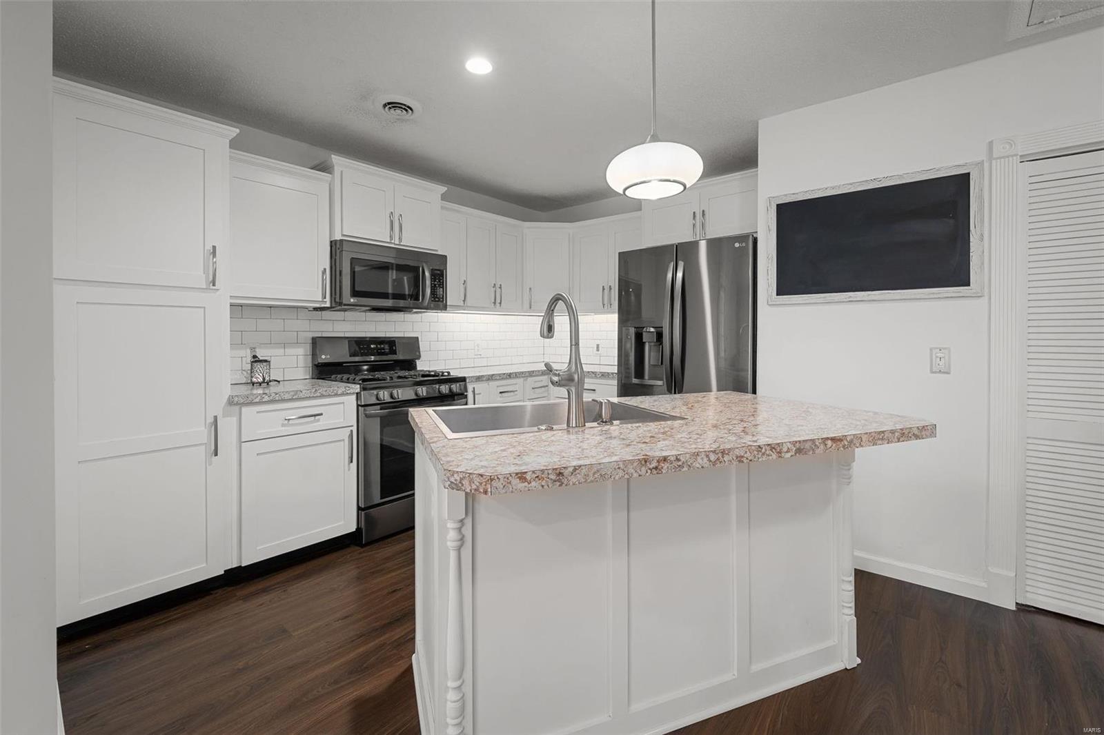 4308 Ashby Road St. Ann, MO 63074 - Photo 8 of 35 Gallery Image 8