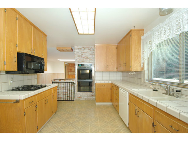 815 Larkin Valley Road Watsonville, CA 95076 - Photo 3 of 13 Gallery Image 3