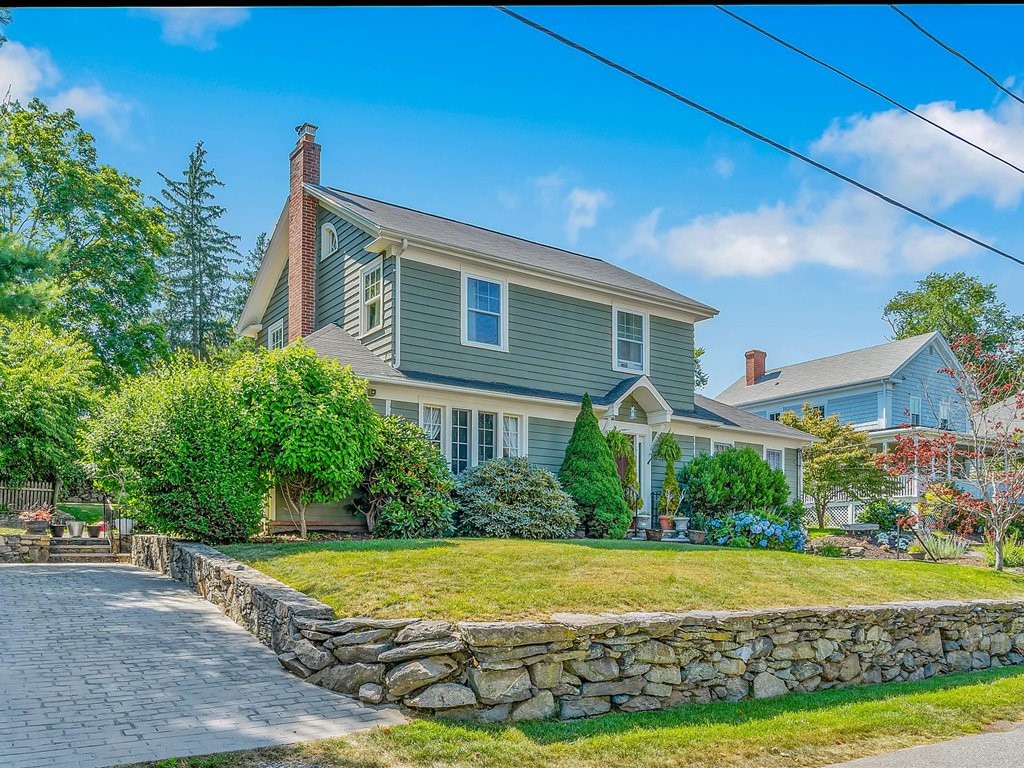 21 Hall Street Warwick, RI 02818 - Photo 2 of 23