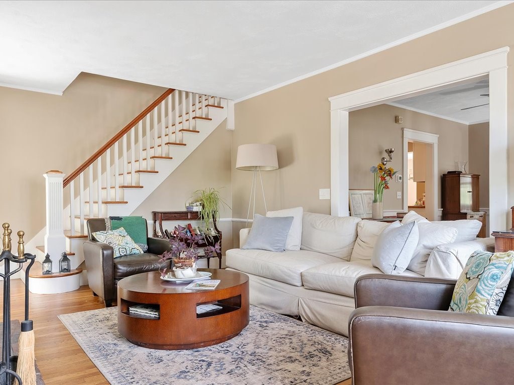 21 Hall Street Warwick, RI 02818 - Photo 7 of 23