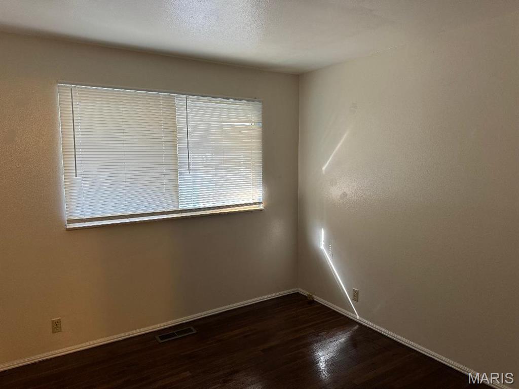 3230 Churchill Drive Florissant, MO 63033 - Photo 11 of 15