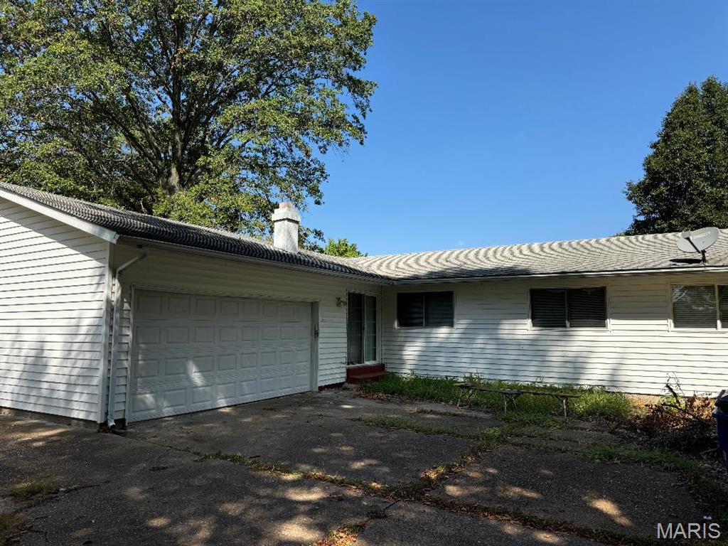 3230 Churchill Drive Florissant, MO 63033 - Photo 2 of 15