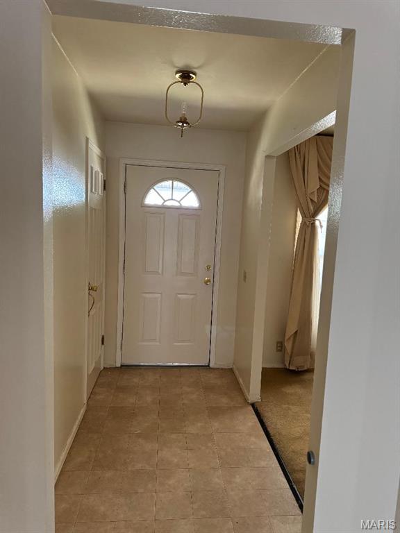 3230 Churchill Drive Florissant, MO 63033 - Photo 3 of 15