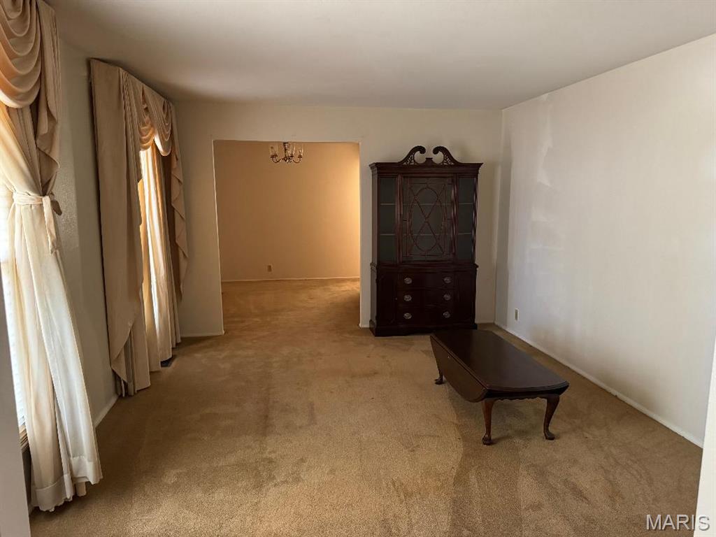 3230 Churchill Drive Florissant, MO 63033 - Photo 4 of 15