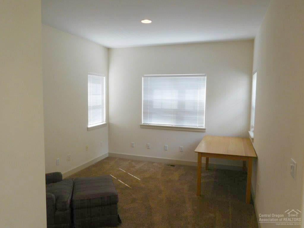 857 Northeast Wiest Way Bend, OR 97701 - Photo 10 of 25 Gallery Image 10