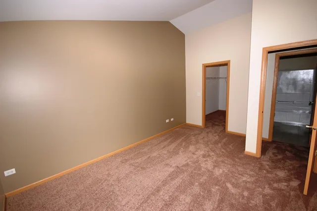 $1,650 | 2327 Silverstone Drive, Unit 2327, Carpentersville, IL 60110