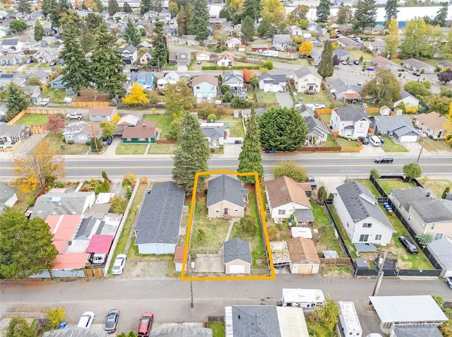 an aerial view of residential building and lake view