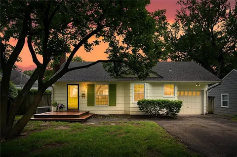 $310,000 | 5005 Sycamore Drive, Roeland Park, KS 66205
