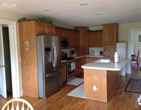 8053 Coldwater Road Flushing, MI 48433 - Photo 9 of 23 20422107-8.JPG