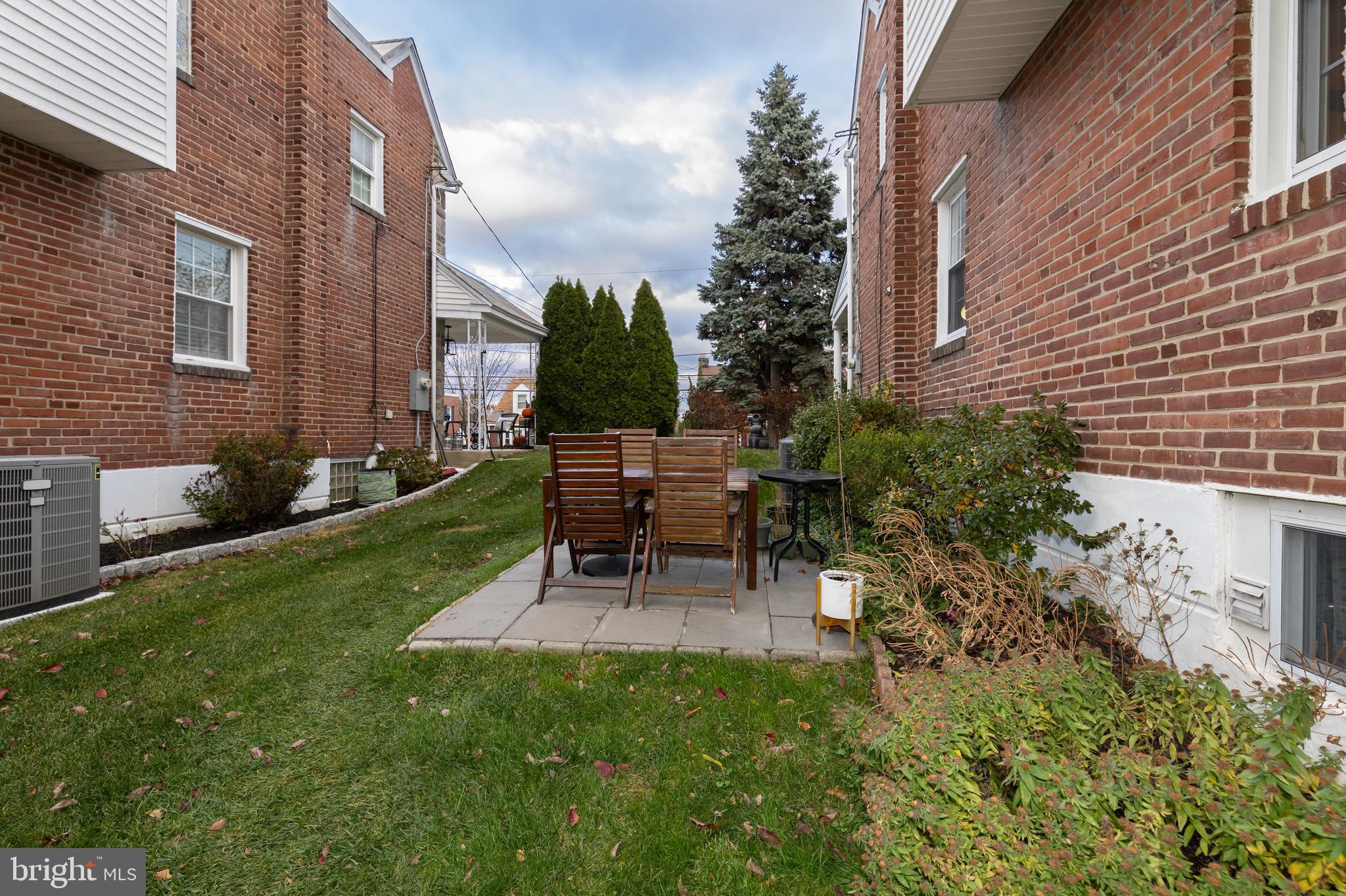 52 Woodbine Road Havertown, PA 19083 - Photo 10 of 38