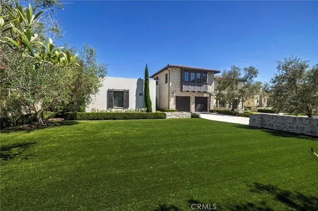 a front view of house with yard