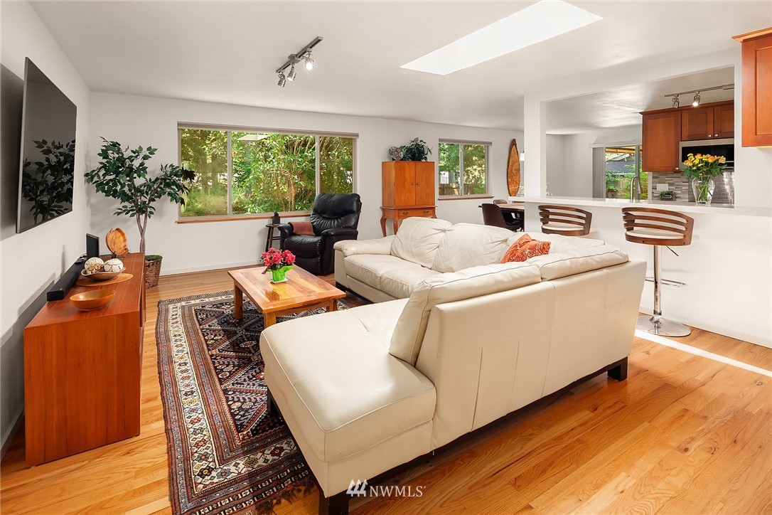 14541 167th Place Southeast Renton, WA 98059 - Photo 6 of 36 Gallery Image 6