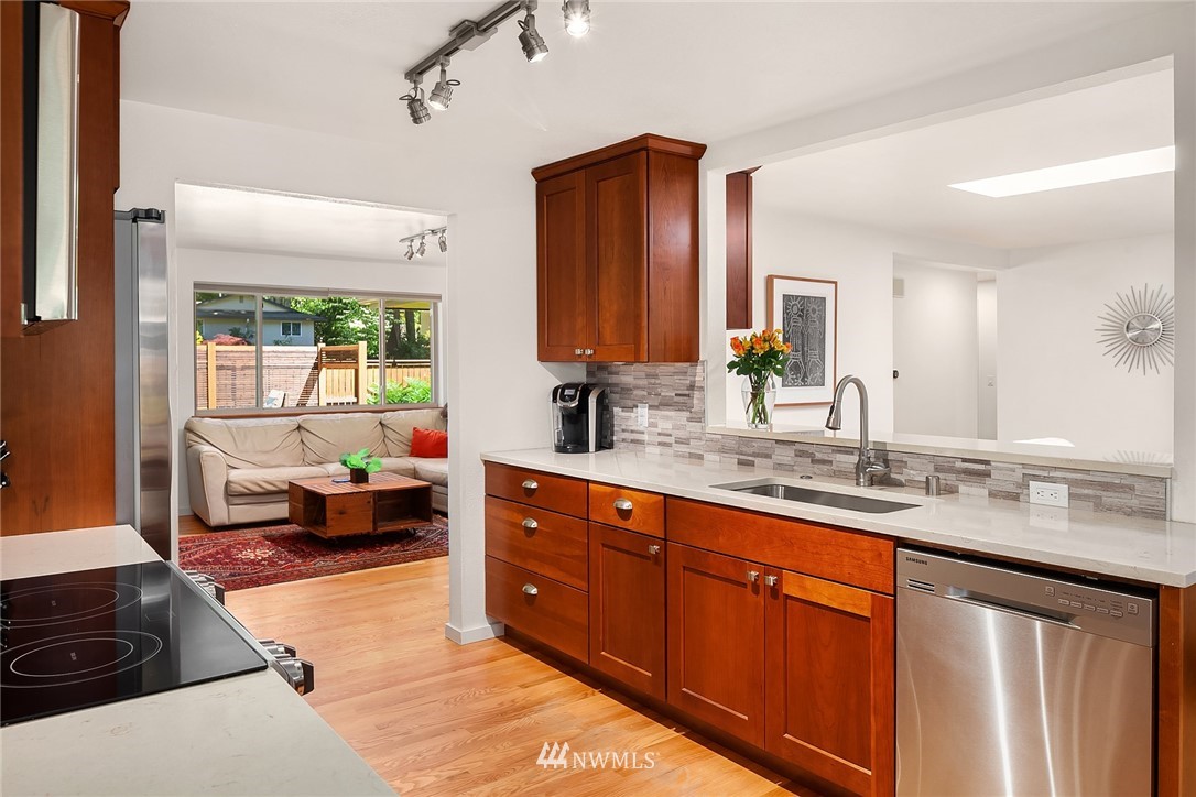 14541 167th Place Southeast Renton, WA 98059 - Photo 10 of 36 Gallery Image 10
