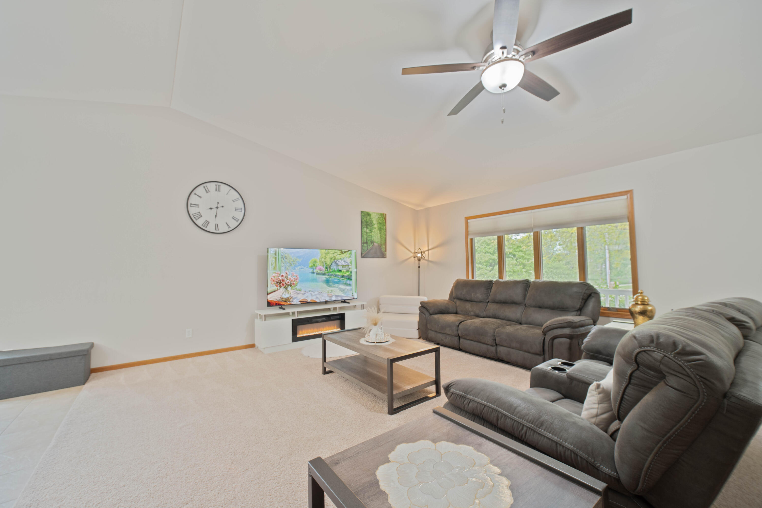 7019 Forest Ridge Drive Schererville, IN 46375 - Photo 4 of 19 3000x2000