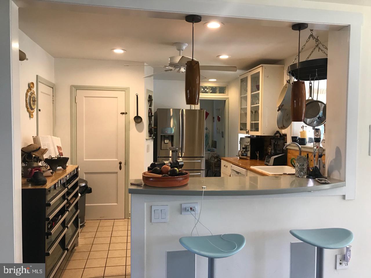 124 Berkley Road Devon, PA 19333 - Photo 8 of 12 Kitchen