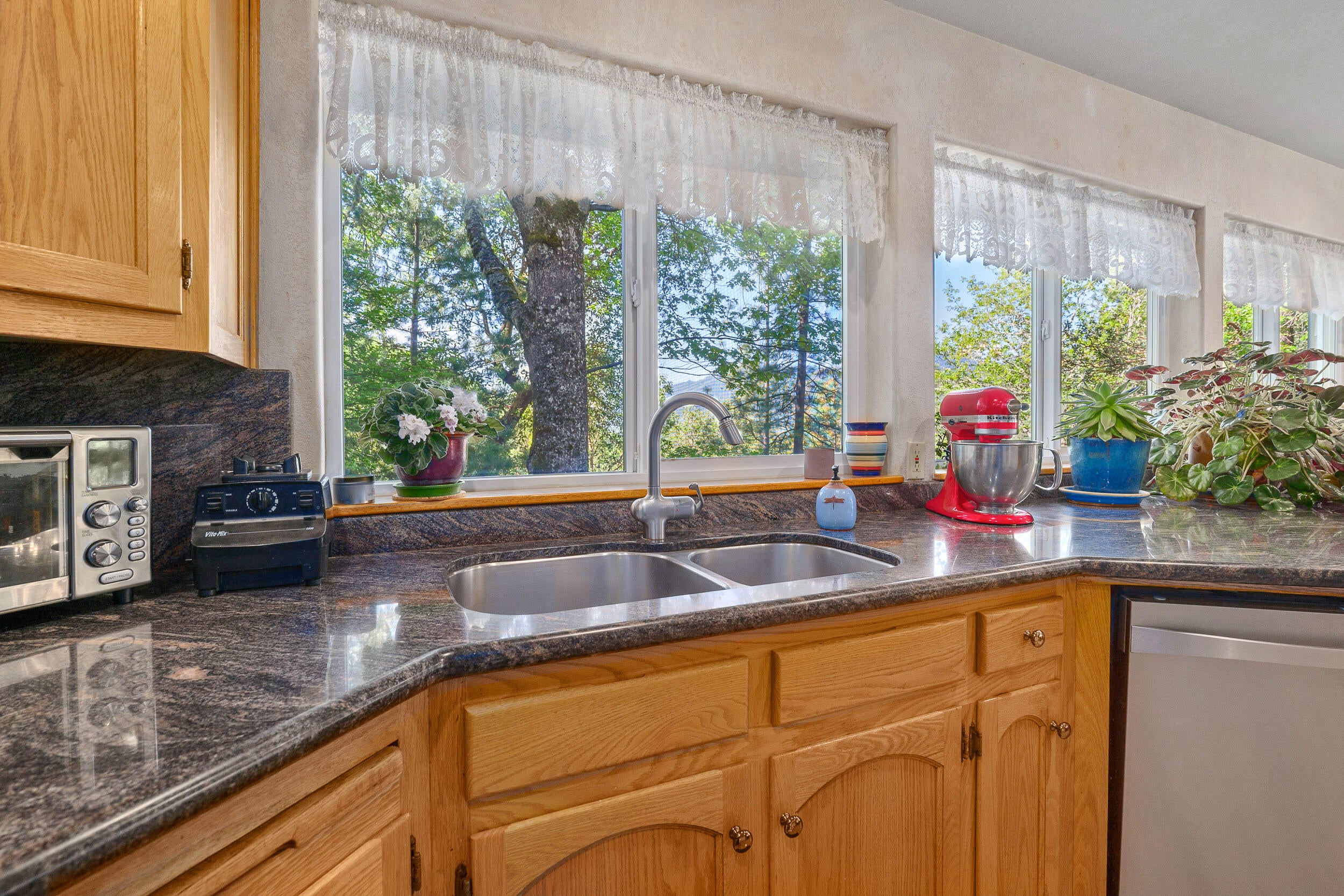 10920 Ramsey Road Gold Hill, OR 97525 - Photo 15 of 61 10920RamseyRd-015