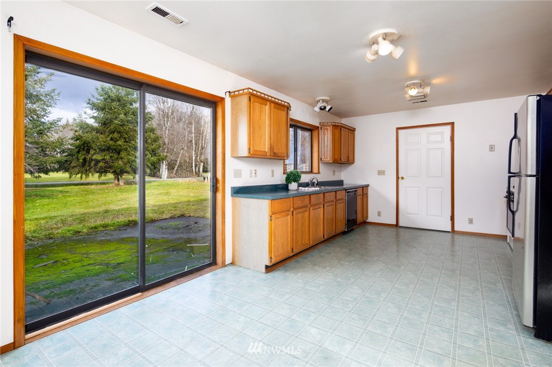 39701 Cape Horn Road Concrete, WA 98237 - Photo 27 of 38 Gallery Image 27