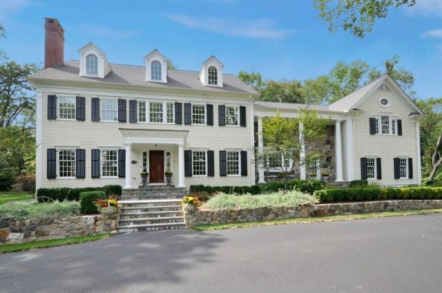 10 Lee Road Ridgefield, CT 06877 - Photo 1 of 1 a front view of a house with garden