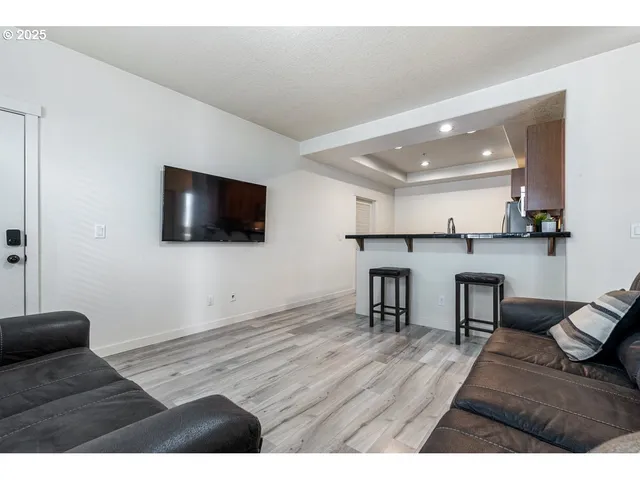 $279,999 | 7902 Northeast Miriam Way, Hillsboro, OR 97006