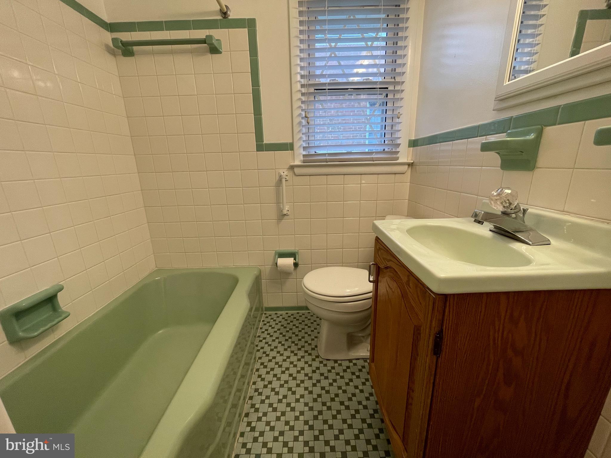 113 Cloverhill Road Pasadena, MD 21122 - Photo 18 of 22 Gallery Image 18