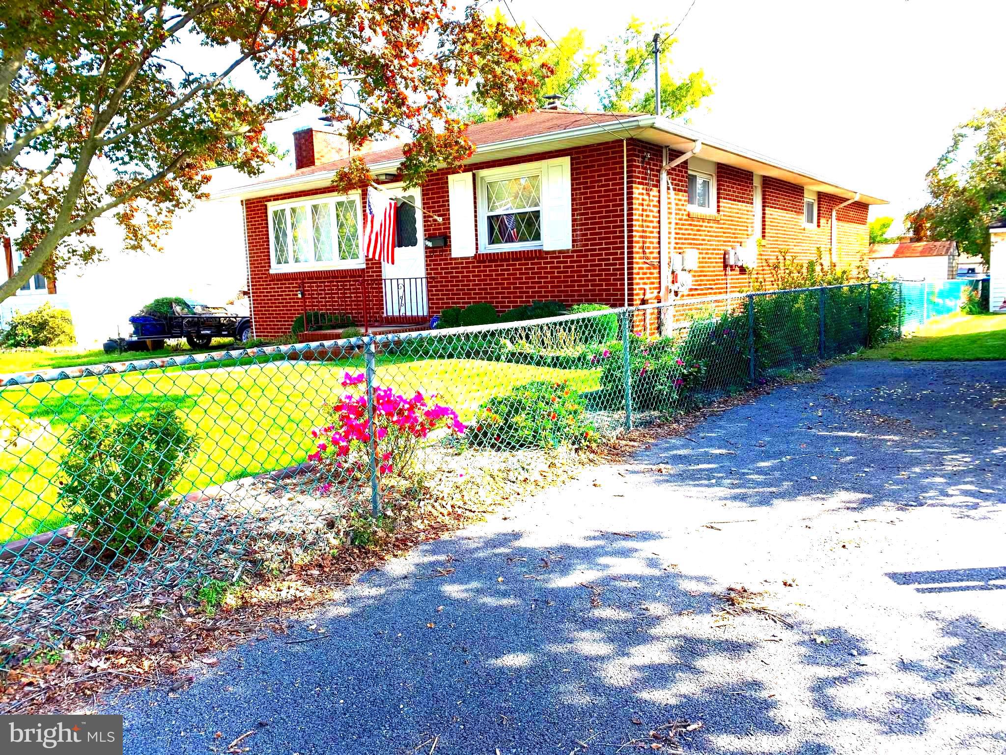 113 Cloverhill Road Pasadena, MD 21122 - Photo 3 of 22 Gallery Image 3