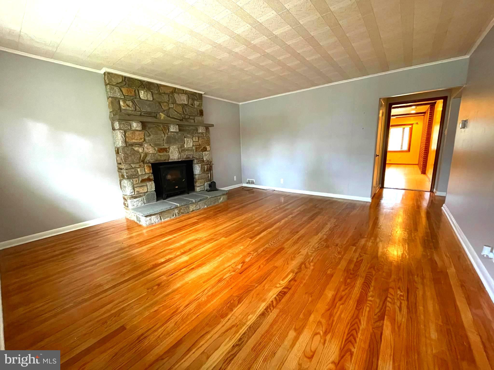 113 Cloverhill Road Pasadena, MD 21122 - Photo 8 of 22 Gallery Image 8