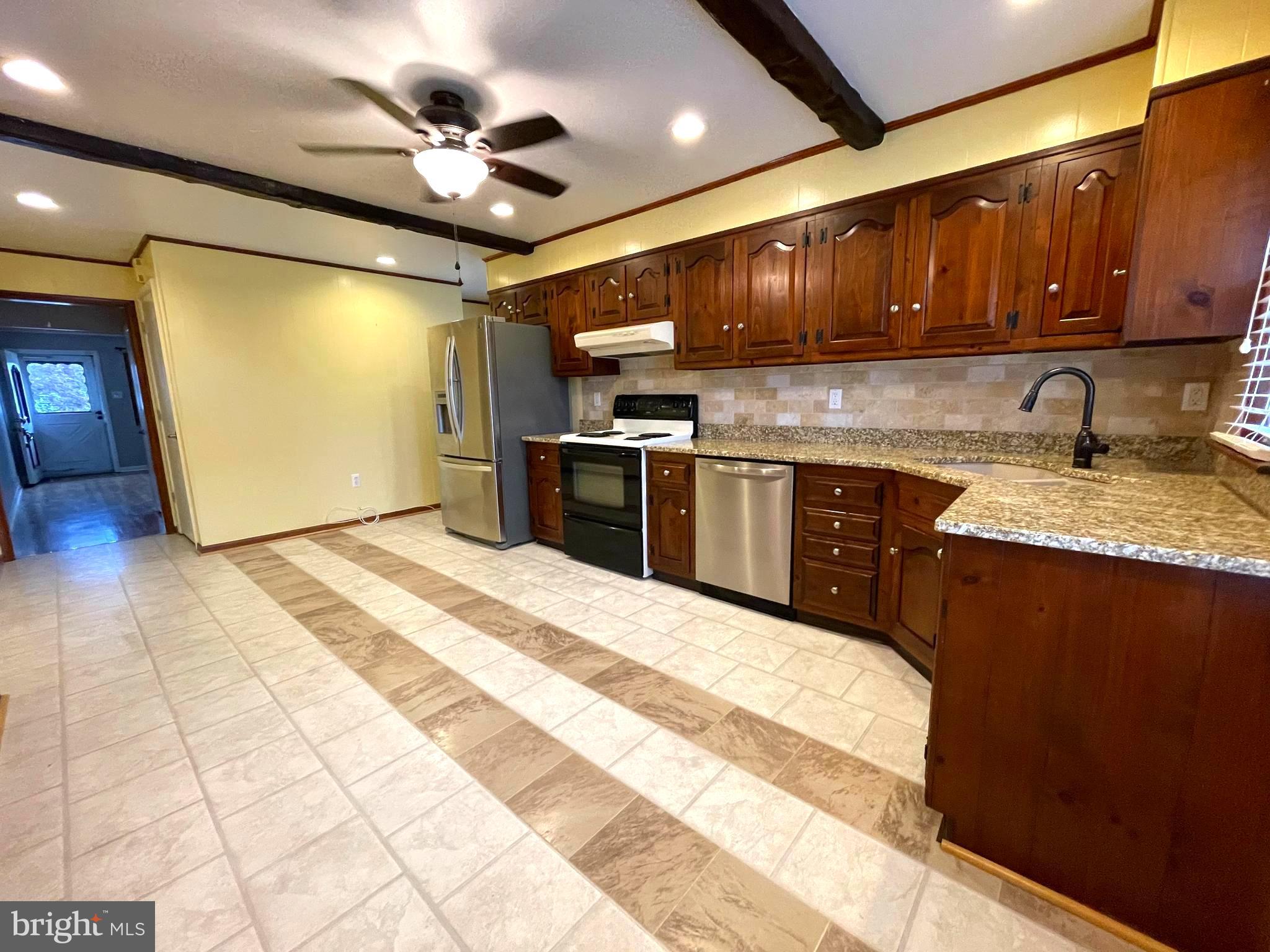 113 Cloverhill Road Pasadena, MD 21122 - Photo 10 of 22 Gallery Image 10