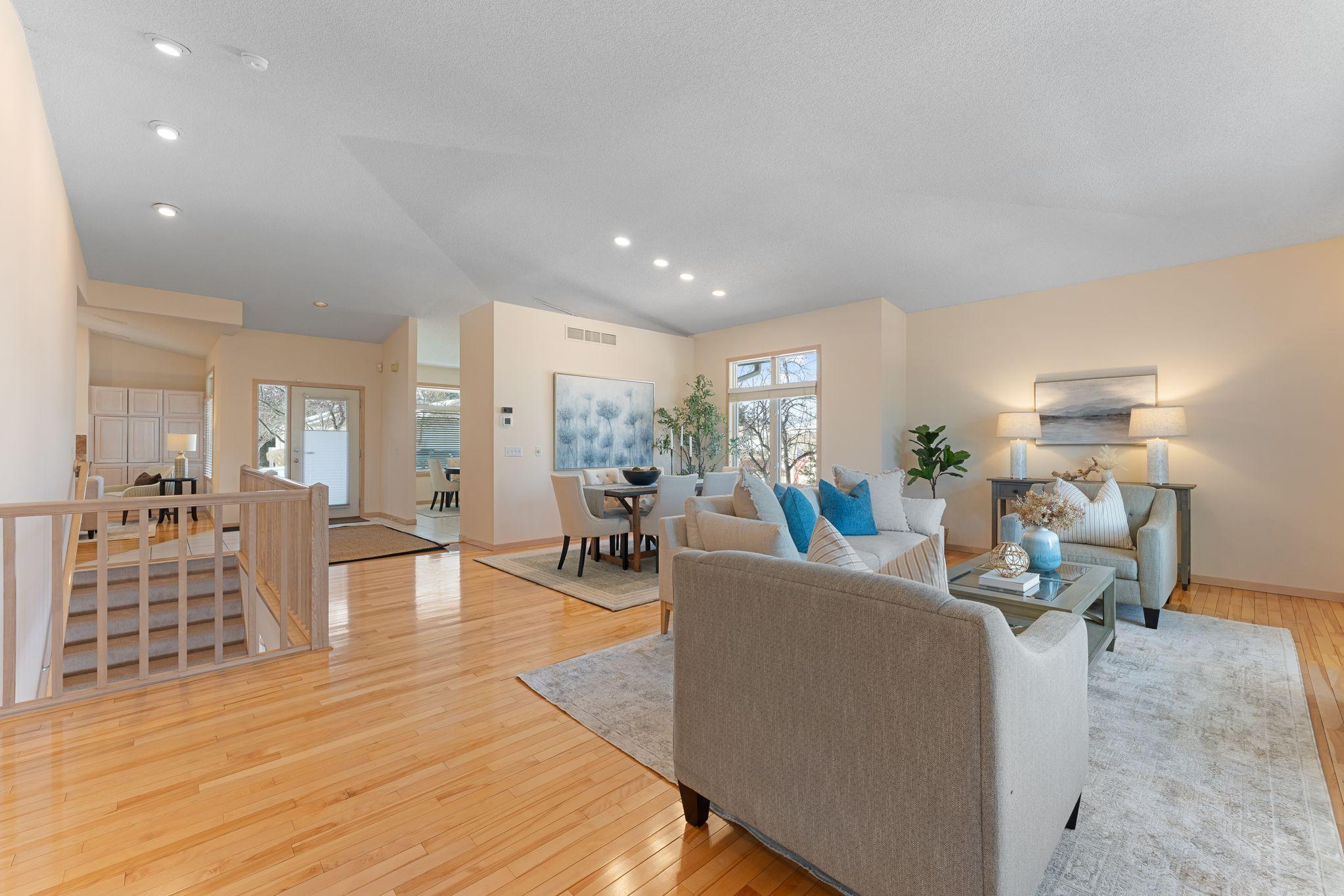 8945 Hilloway Road Eden Prairie, MN 55347 - Photo 4 of 61