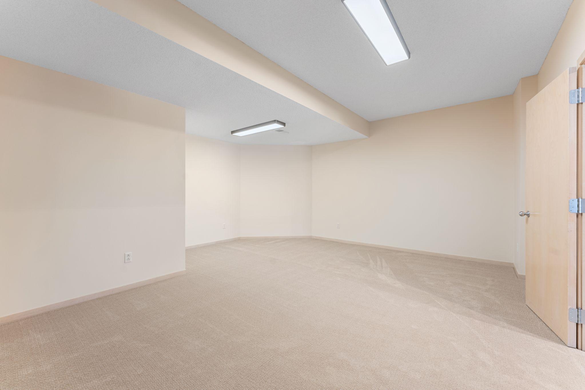 8945 Hilloway Road Eden Prairie, MN 55347 - Photo 44 of 61