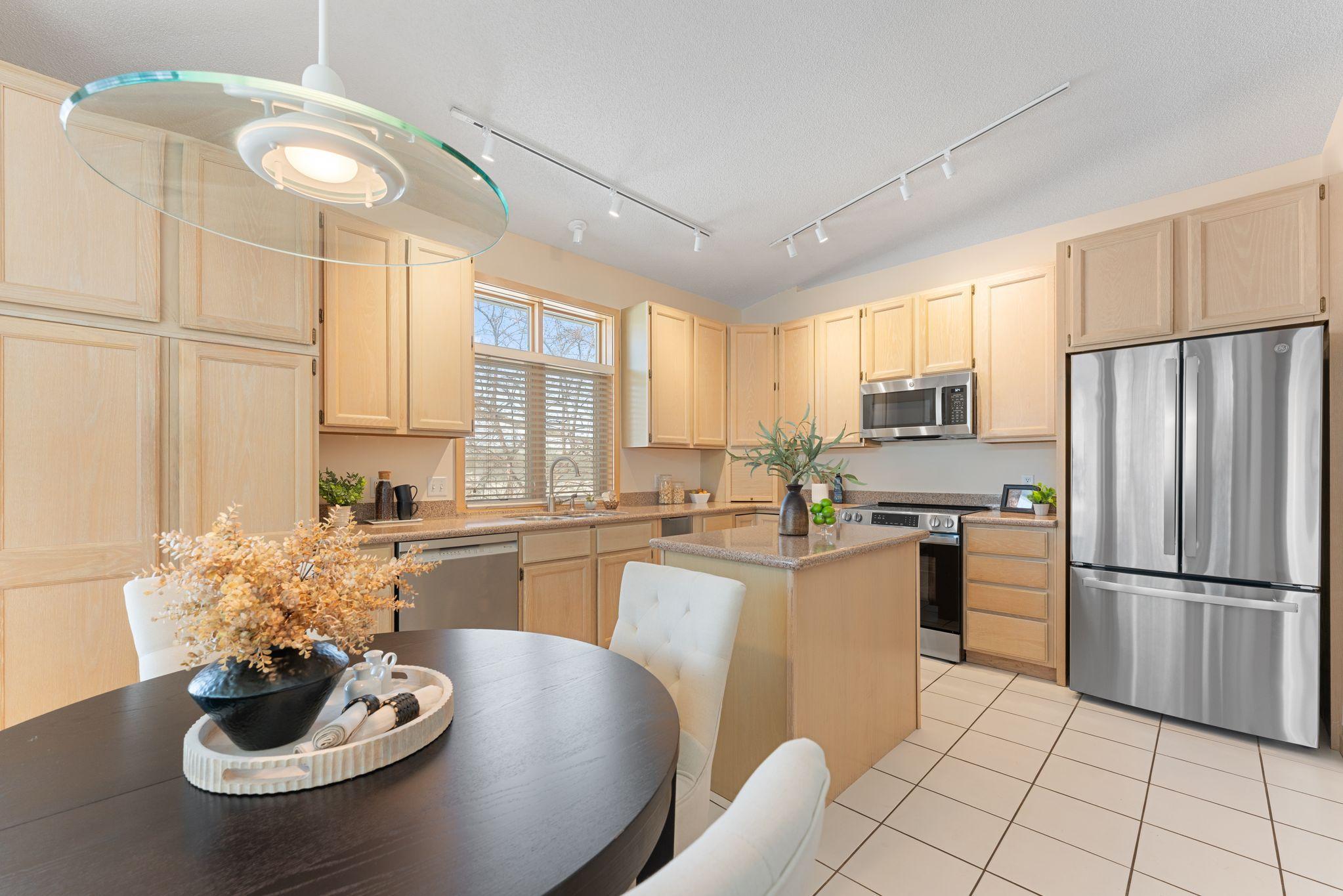 8945 Hilloway Road Eden Prairie, MN 55347 - Photo 10 of 61